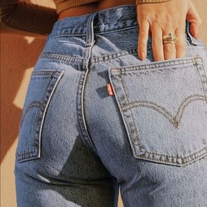 flattering wedgie high rise levi’s!!!